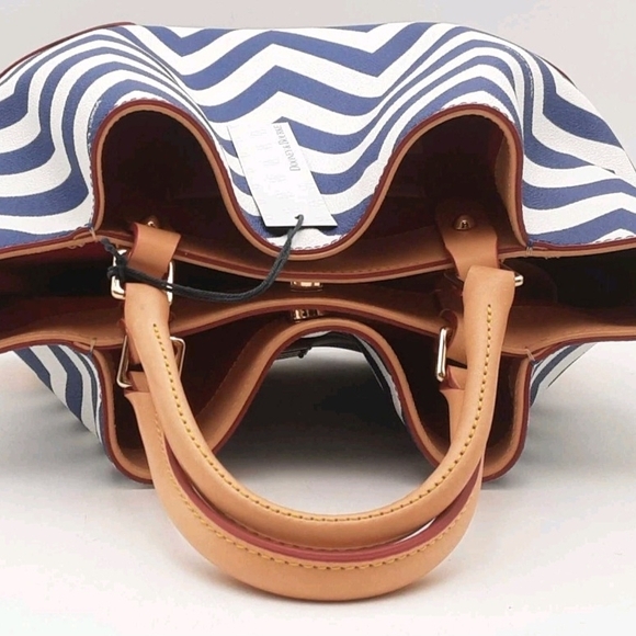 NWT CHEVRON BRENNA Dooney & Bourke Blue and Tan Chevron Tote - Picture 3 of 11